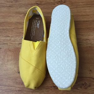 TOMS Yellow Natural Canvas Women’s Classic